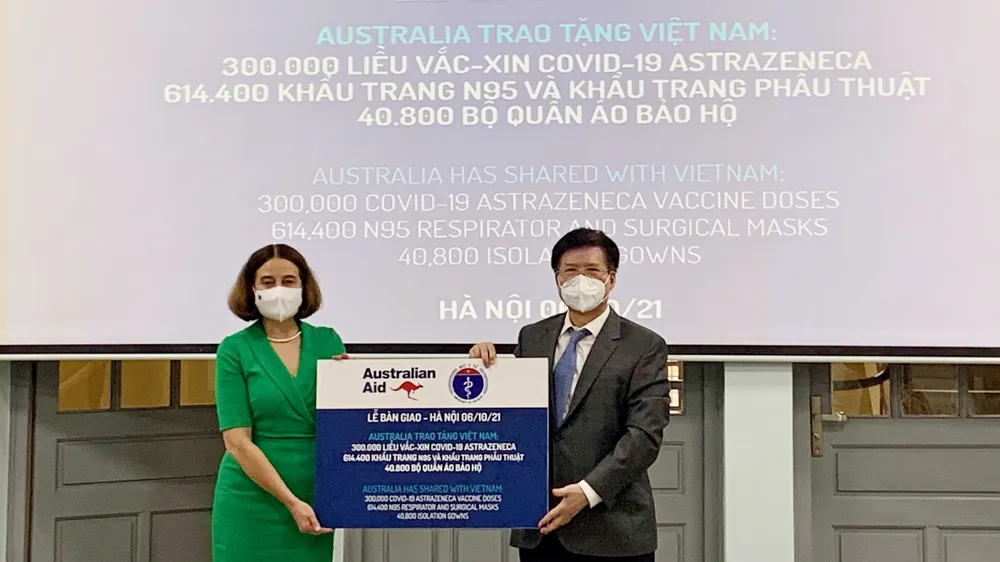Australia bàn giao 300.000 liều vaccine ngừa Covid-19 hỗ trợ Việt Nam ​