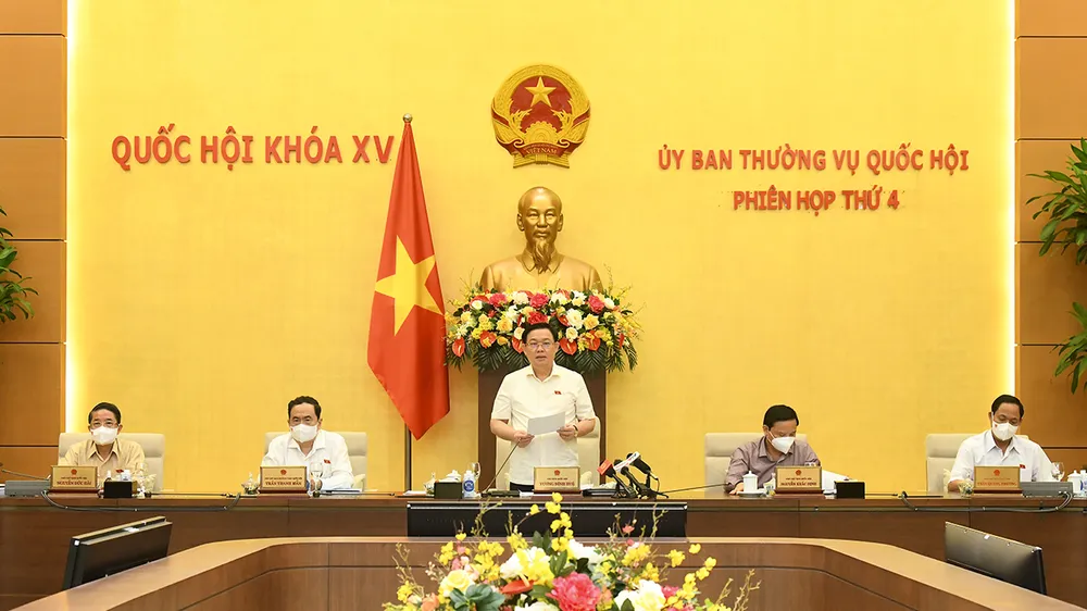 Chủ tịch Quốc hội Vương Đình Huệ phát biểu bế mạc phiên họp. Ảnh: VIẾT CHUNG 