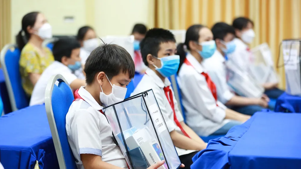Số học sinh có hoàn cảnh khó khăn được hỗ trợ thiết bị học trực tuyến còn ít so với nhu cầu 
