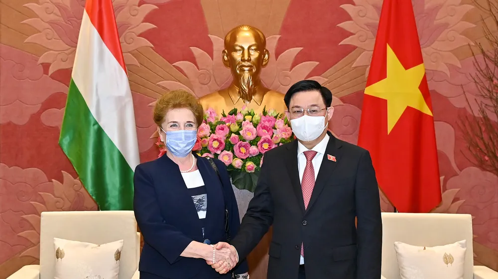 Chủ tịch Quốc hội Vương Đình Huệ tiếp Phó Chủ tịch thứ nhất Quốc hội Hungary Márta Mátrai ​