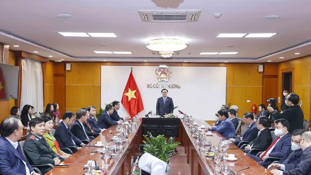 Toàn cảnh phiên làm việc 