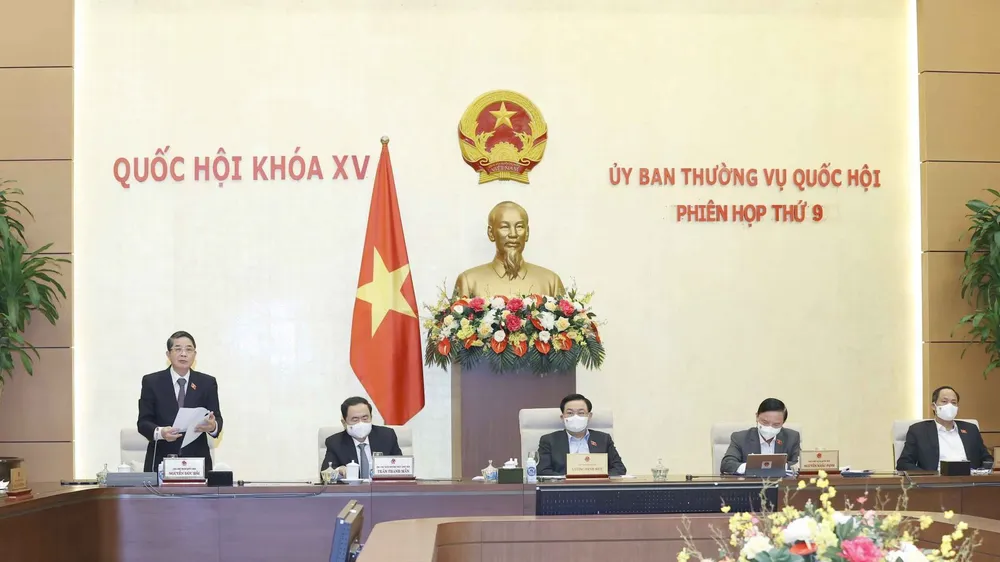 Phó Chủ tịch Quốc hội Nguyễn Đức Hải điều hành phiên họp. Ảnh: VIẾT CHUNG