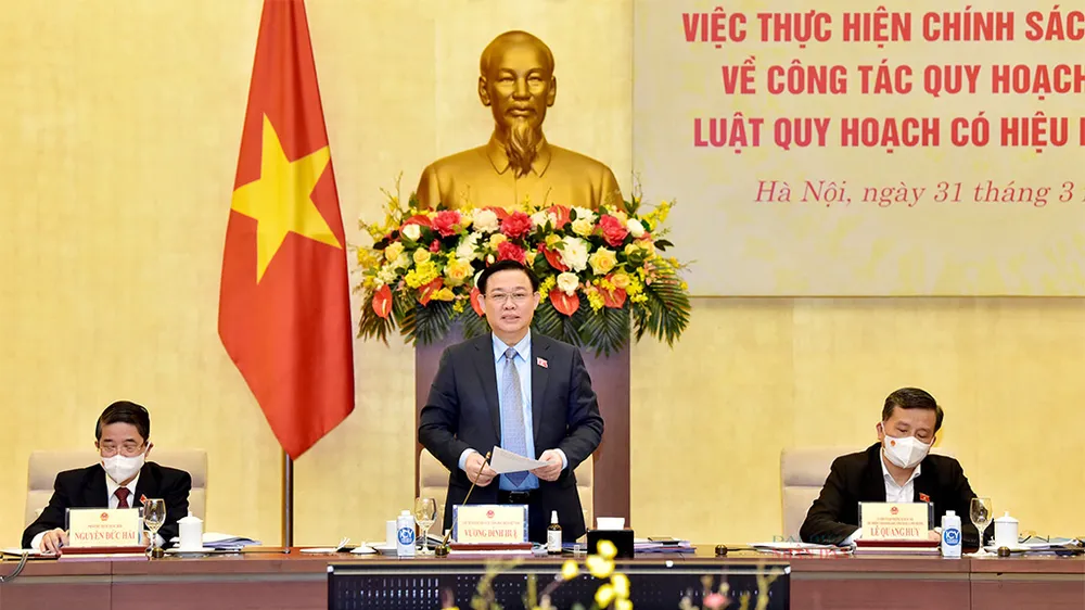 Chủ tịch Quốc hội Vương Đình Huệ phát biểu tại Hội thảo