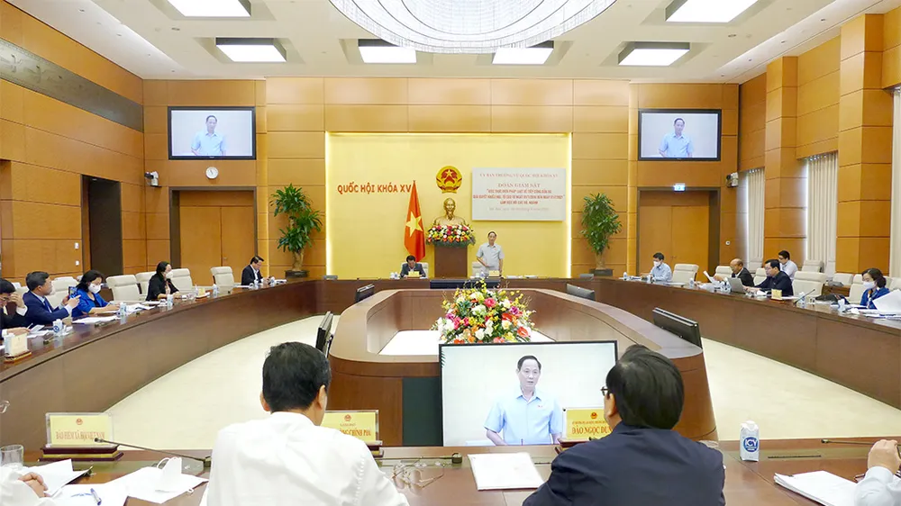 Quang cảnh buổi họp