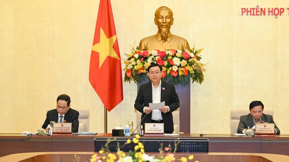 Chủ tịch Quốc hội Vương Đình Huệ phát biểu tại phiên họp thứ 11 của Ủy ban Thường vụ Quốc hội. Ảnh: VIẾT CHUNG
