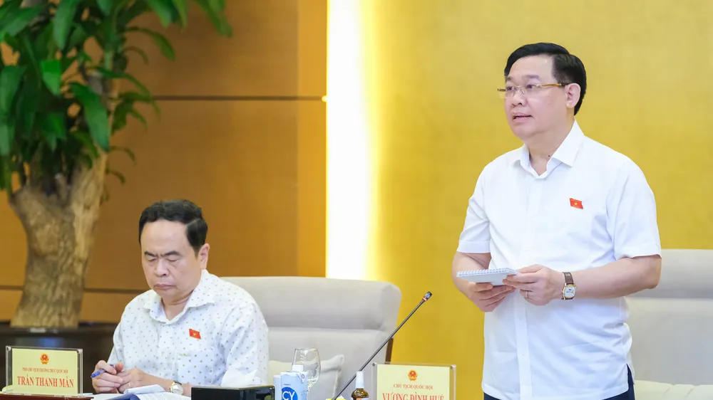 Chủ tịch Quốc hội Vương Đình Huệ chủ trì cuộc họp