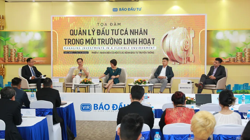 16 Chính phủ đang gặp khó khăn về nợ quốc gia