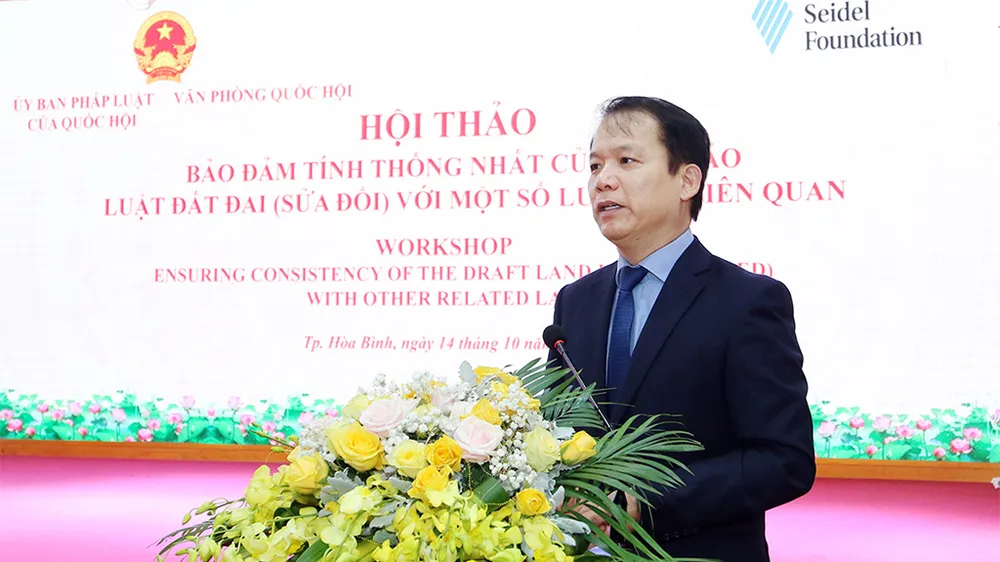 Chủ nhiệm Ủy ban Pháp luật Hoàng Thanh Tùng phát biểu khai mạc hội thảo