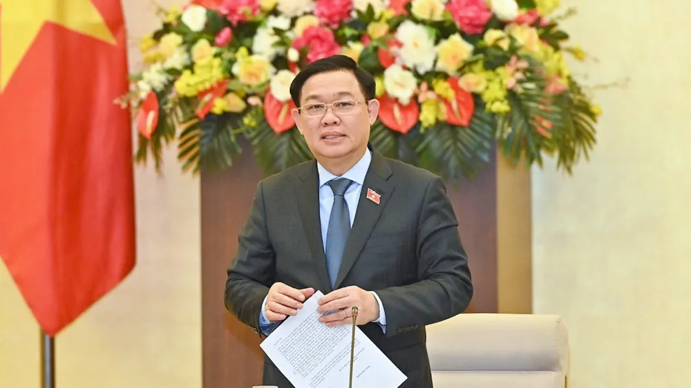 Chủ tịch Quốc hội Vương Đình Huệ kết luận buổi làm việc. Ảnh: VIẾT CHUNG