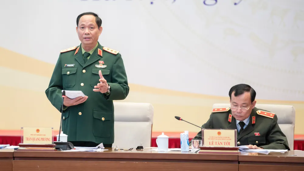 Phó Chủ tịch Quốc hội, Thượng tướng Trần Quang Phương phát biểu tại phiên họp