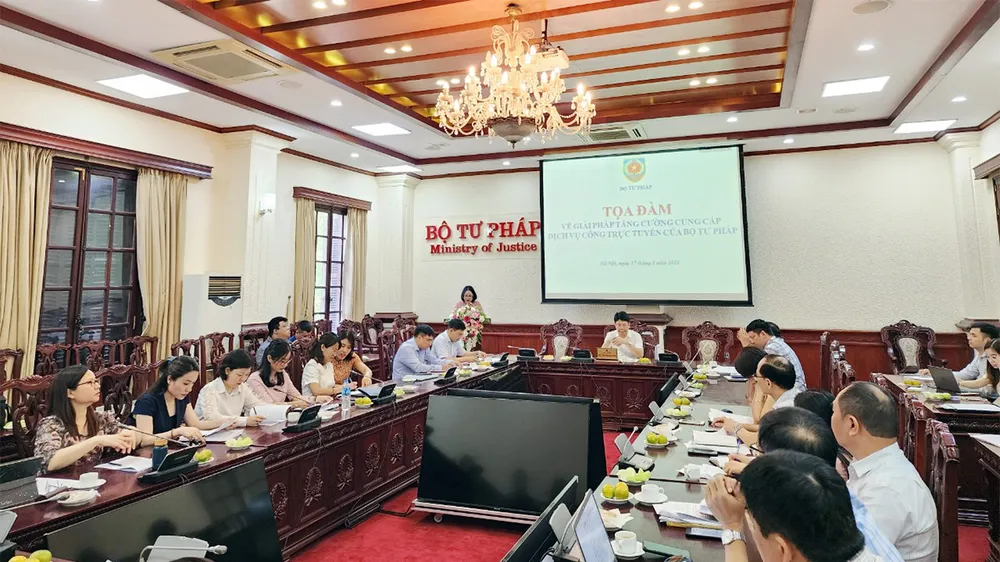 Quang cảnh buổi tọa đàm 
