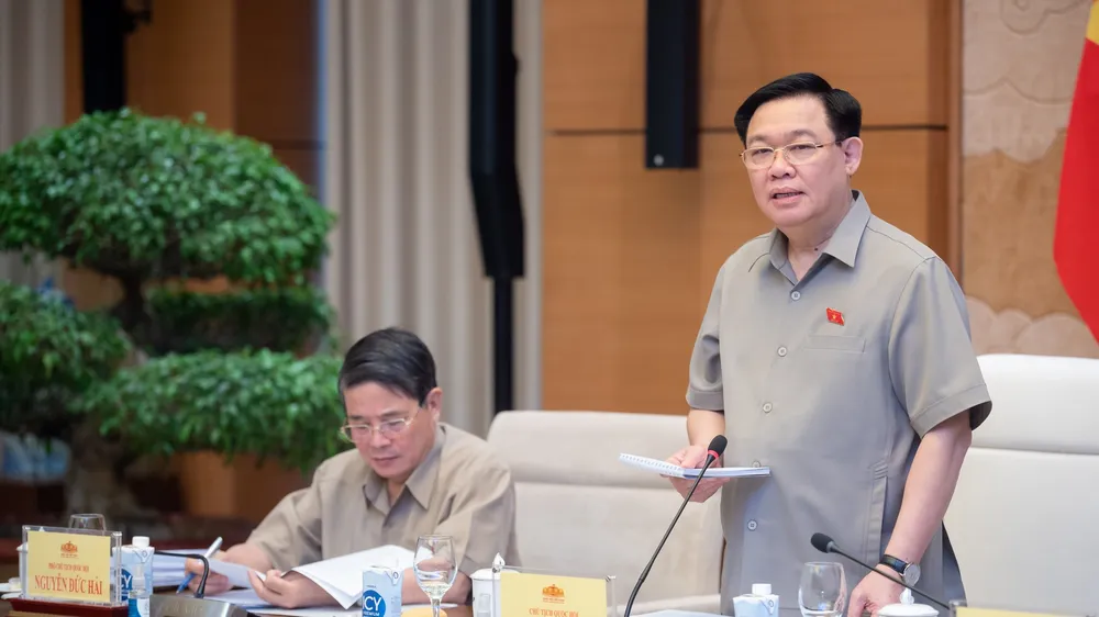 Chủ tịch Quốc hội Vương Đình Huệ chủ trì buổi làm việc 