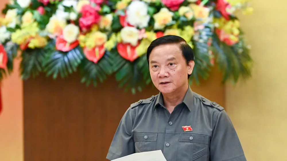 Phó Chủ tịch Quốc hội Nguyễn Khắc Định điều hành phiên họp. Ảnh: VIẾT CHUNG 