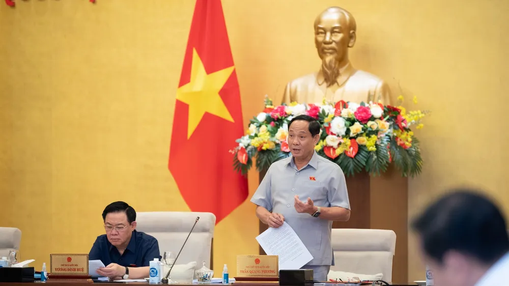 Phó Chủ tịch Quốc hội Trần Quang Phương phát biểu tại phiên họp