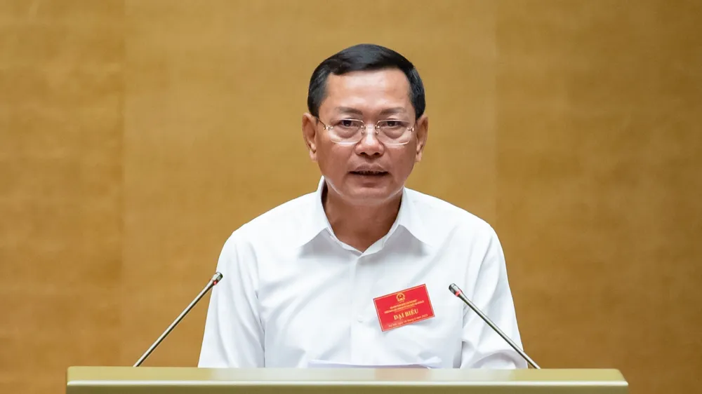 Phó Chánh án Tòa án nhân dân tối cao Nguyễn Văn Du trình bày Báo cáo về tổ chức phiên tòa trực tuyến 