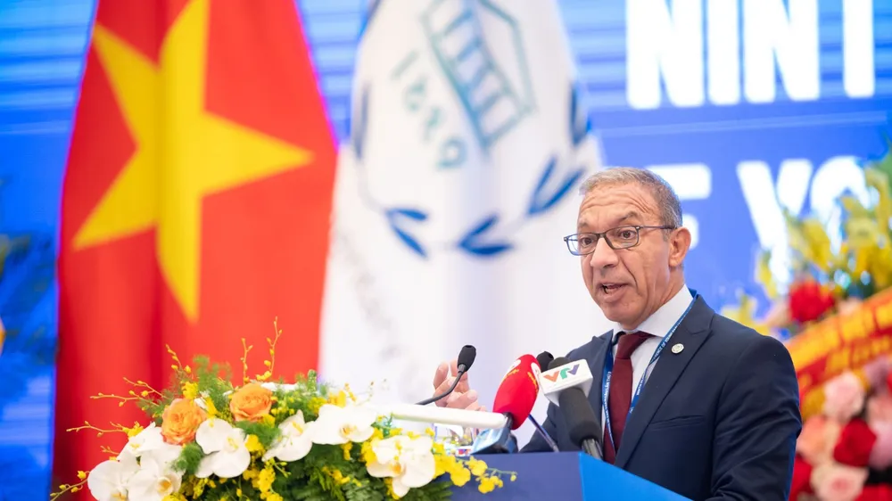 Ngài Duarte Pacheco, Chủ tịch Liên minh Nghị viện Thế giới phát biểu tại Hội nghị. Ảnh: QUANG PHÚC 