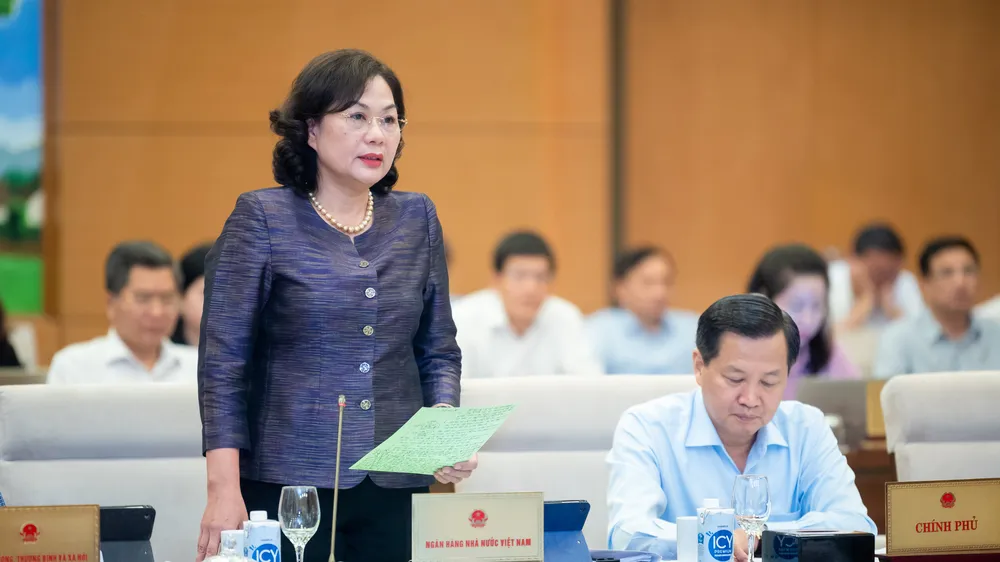 Thống đốc Ngân hàng Nhà nước Nguyễn Thị Hồng giải trình thêm tại phiên họp 