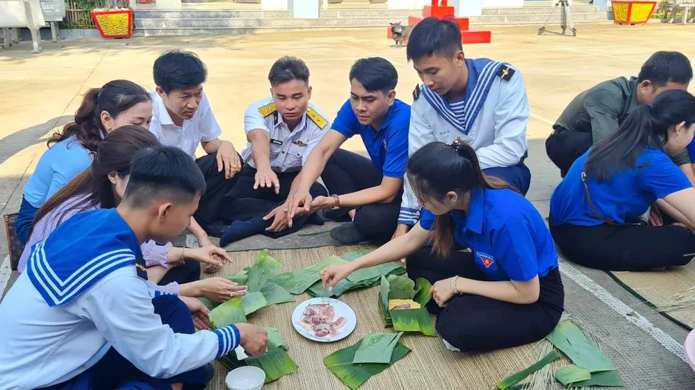 Xuân sớm nơi đầu sóng