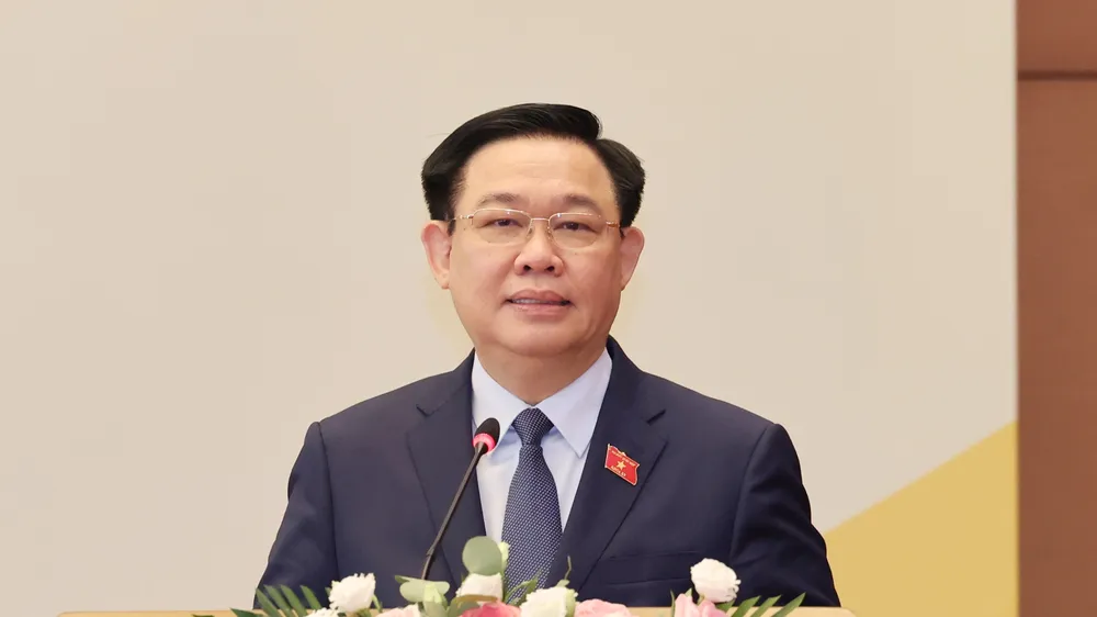 Chủ tịch Quốc hội Vương Đình Huệ phát biểu khai mạc Hội nghị đại biểu Quốc hội hoạt động chuyên trách. Ảnh: QUANG PHÚC 