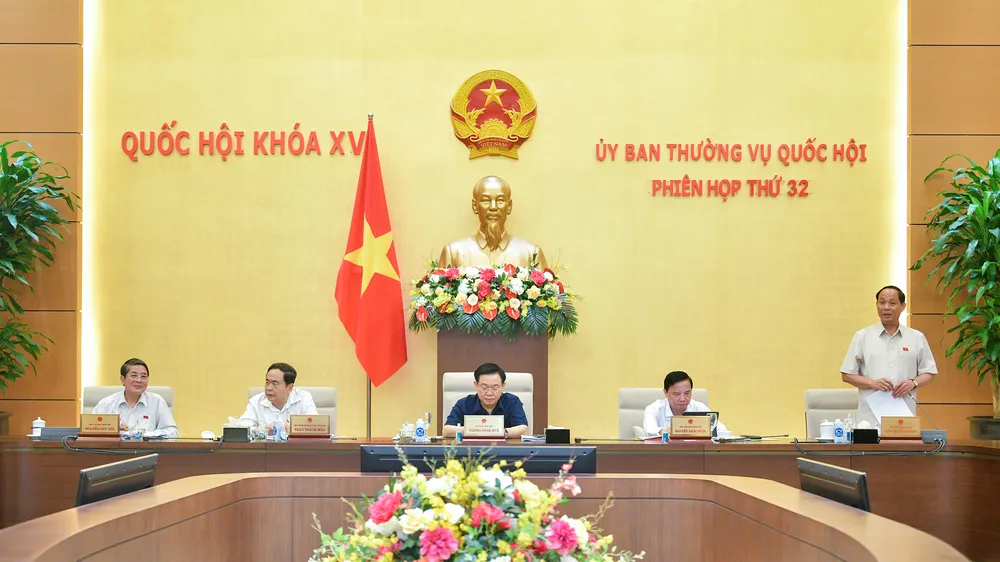 Phó Chủ tịch Quốc hội Trần Quang Phương điều hành phiên thảo luận