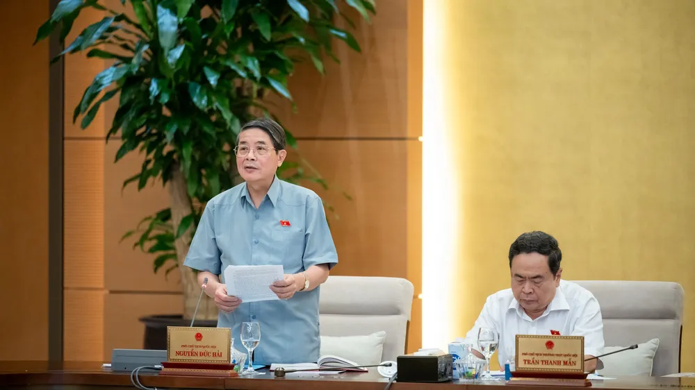Phó Chủ tịch Quốc hội Nguyễn Đức Hải điều hành phiên họp