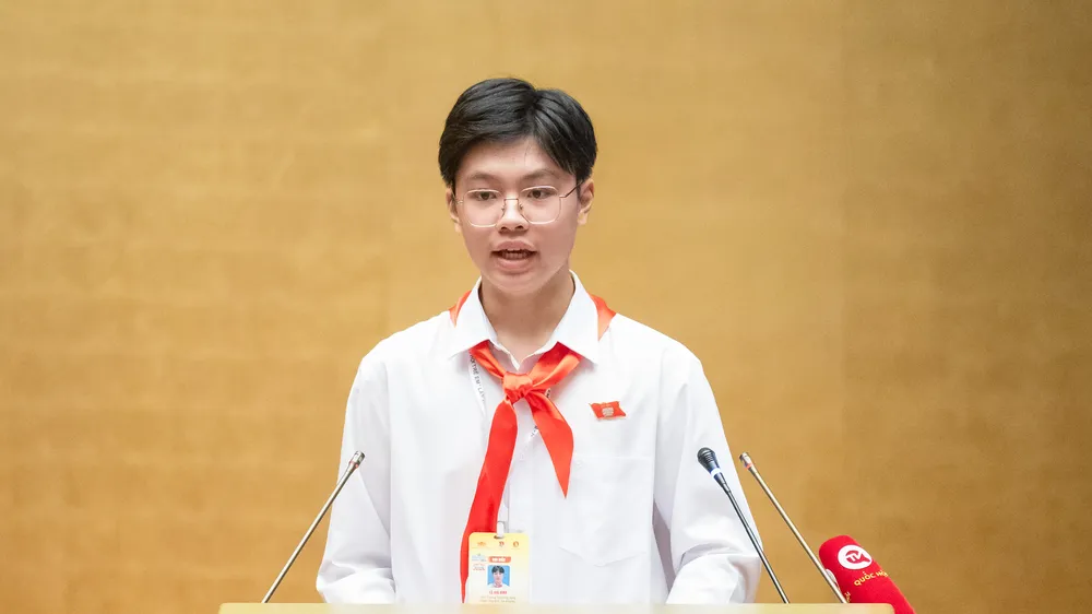 Chủ tịch “Quốc hội trẻ em” Lê Gia Vinh phát biểu khai mạc 