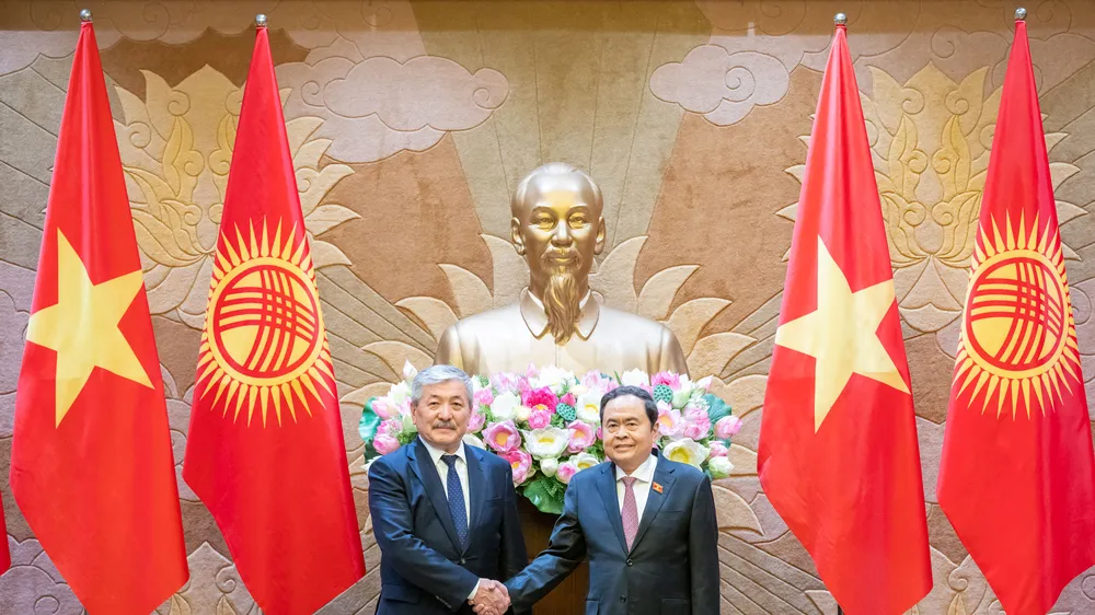 Chủ tịch Quốc hội Trần Thanh Mẫn hội kiến Thủ tướng Cộng hòa Kyrgyzstan Adylbeek Kasymaliev tại Nhà Quốc hội. Ảnh: QUANG PHÚC