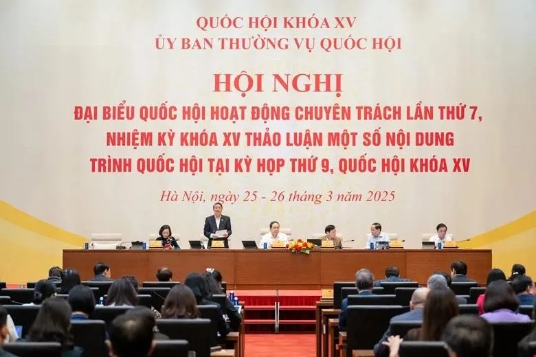 Phó Chủ tịch Quốc hội Nguyễn Đức Hải điều hành phiên thảo luận 