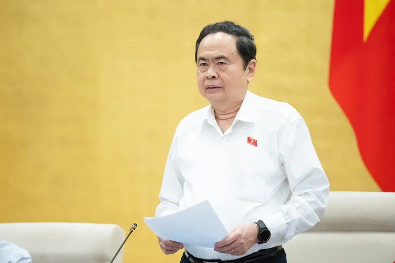 Chủ tịch Quốc hội Trần Thanh Mẫn phát biểu khai mạc phiên họp của UBTVQH sáng 14-4