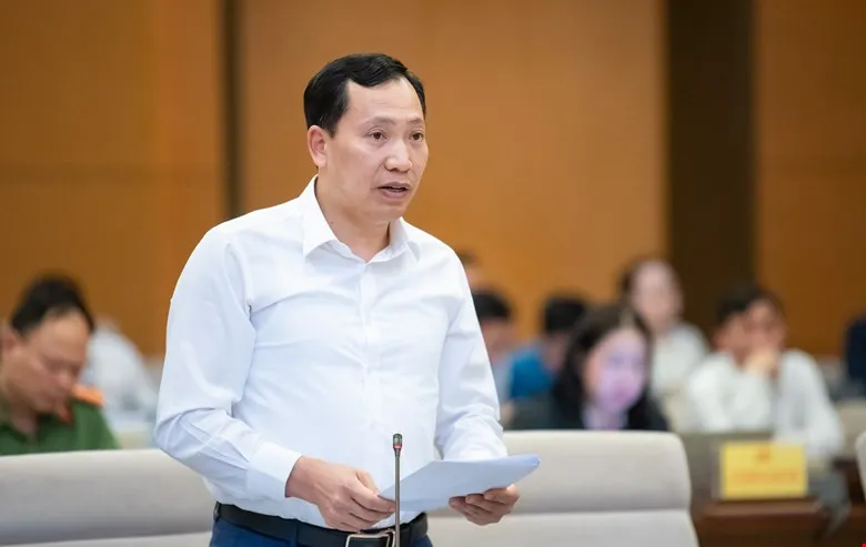 Thứ trưởng Bộ Công an Lê Văn Tuyến báo cáo về dự án Luật Dẫn độ 