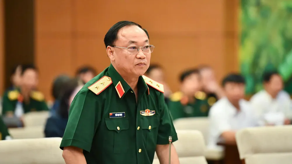 Trung tướng Thái Đại Ngọc, Phó Tổng tham mưu trưởng Quân đội nhân dân Việt Nam, báo cáo tại phiên họp 