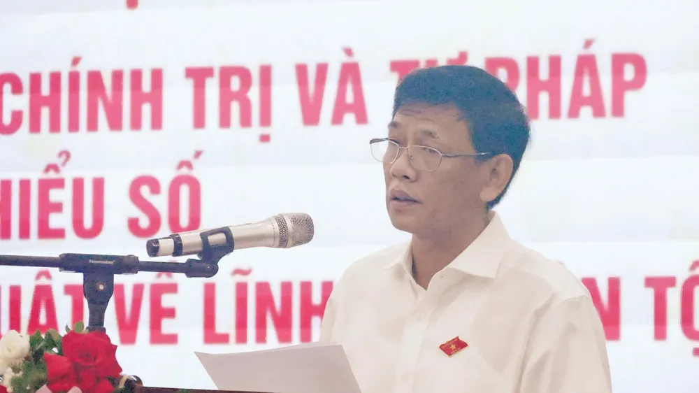 Đồng chí Lâm Văn Mẫn phát biểu khai mạc hội thảo 
