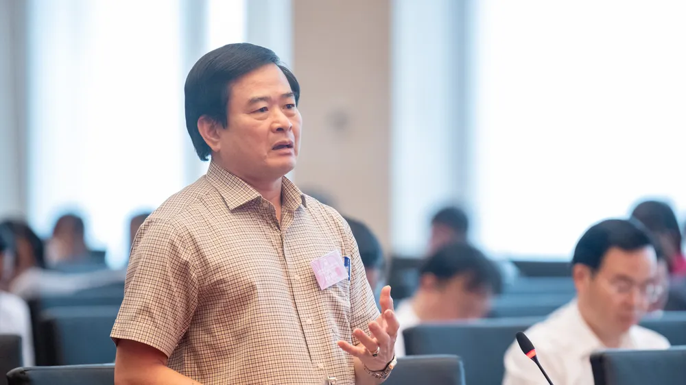 TS Nguyễn Đình Quyền, nguyên Phó Chủ nhiệm Ủy ban Tư pháp của Quốc hội, phát biểu tại diễn đàn. Ảnh: PHẠM THẮNG
