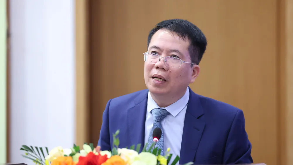 Phó Chủ nhiệm Văn phòng Quốc hội Nguyễn Văn Hiển thông tin về chương trình nghị sự Kỳ họp thứ nhất, Quốc hội khóa XVI. Ảnh: QUANG PHÚC