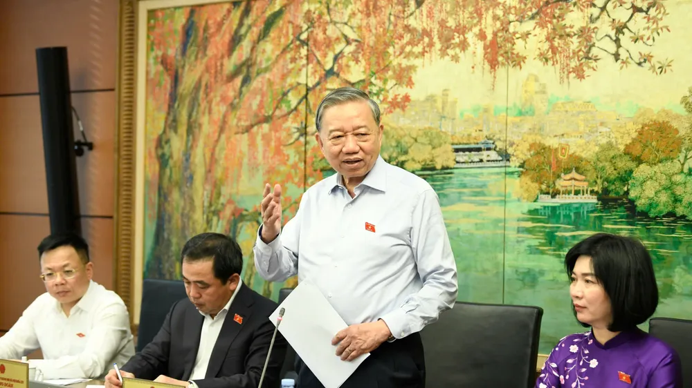 Chuyển từ khen thưởng theo quá trình sang khen thưởng theo giá trị thực chất và hiệu quả