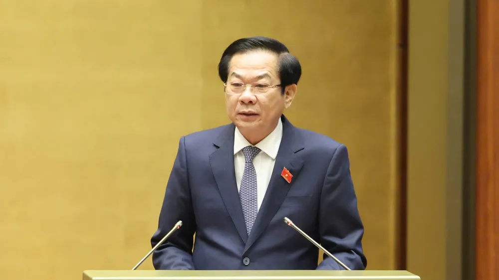 Bộ trưởng Bộ Nội vụ Đỗ Thanh Bình trình bày tờ trình về việc thành lập thành phố Đồng Nai trực thuộc Trung ương, sáng 20-4. Ảnh: QUANG PHÚC