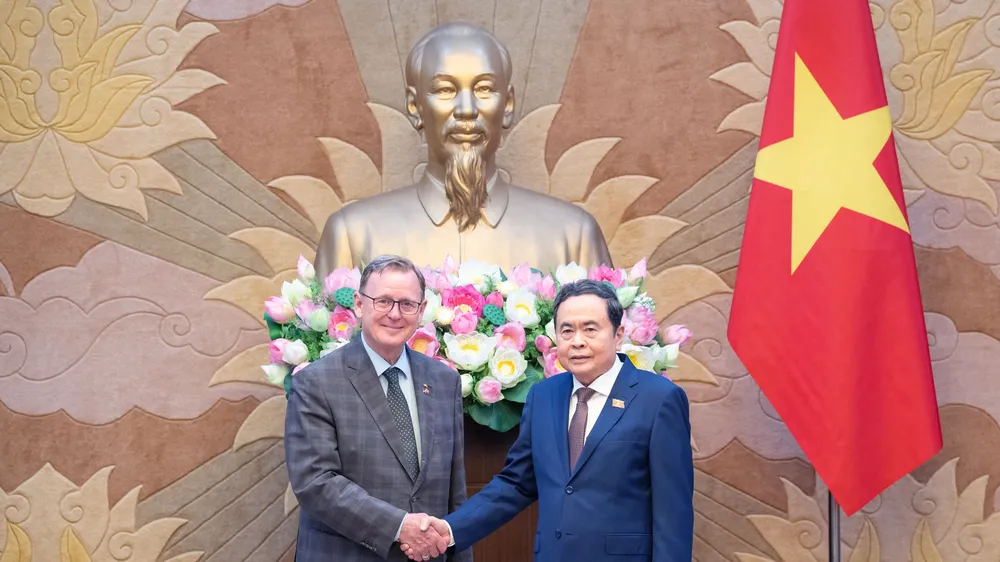 Chủ tịch Quốc hội Trần Thanh Mẫn tiếp Phó Chủ tịch Quốc hội Cộng hòa Liên bang Đức Bodo Ramelow tại Nhà Quốc hội. Ảnh: VIẾT CHUNG 