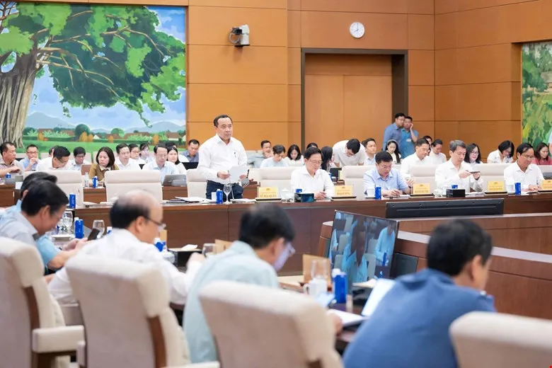 Chú trọng minh bạch trong sử dụng tài nguyên và bảo vệ quyền tài sản