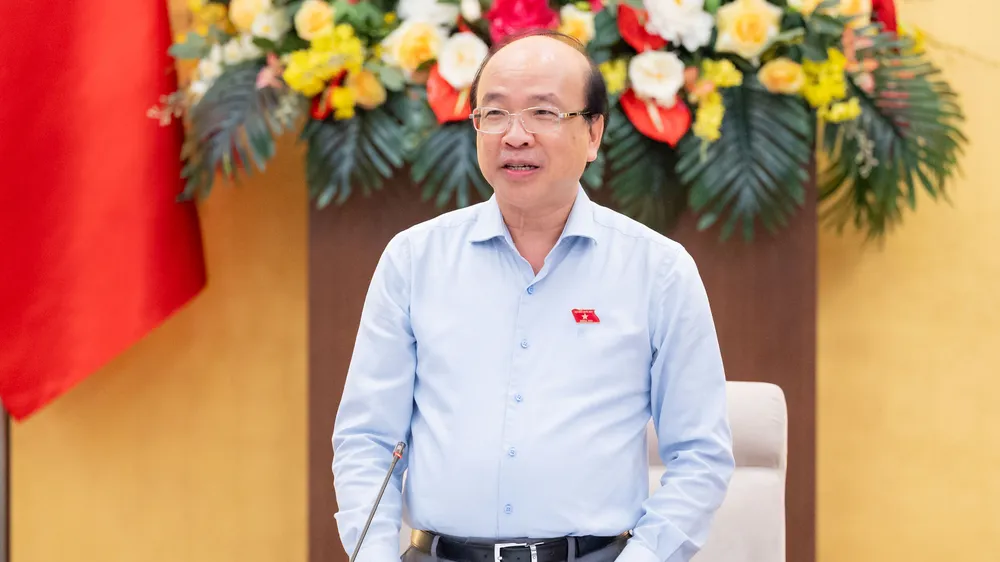 Chủ nhiệm Ủy ban Pháp luật và Tư pháp Phan Chí Hiếu phát biểu kết luận. Ảnh: CẨM HÀ 