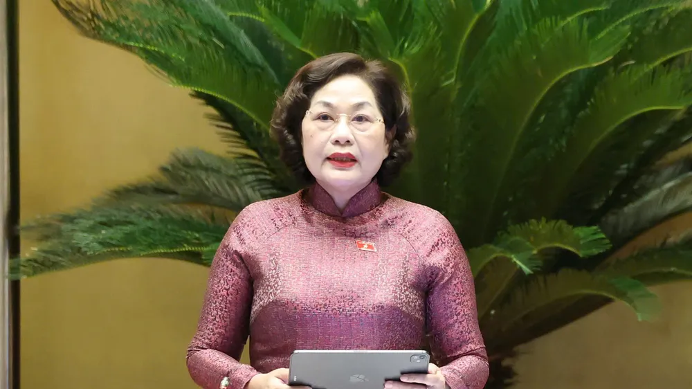 Phó Chủ tịch Quốc hội Nguyễn Thị Hồng điều hành phiên thảo luận. Ảnh: QUANG PHÚC 