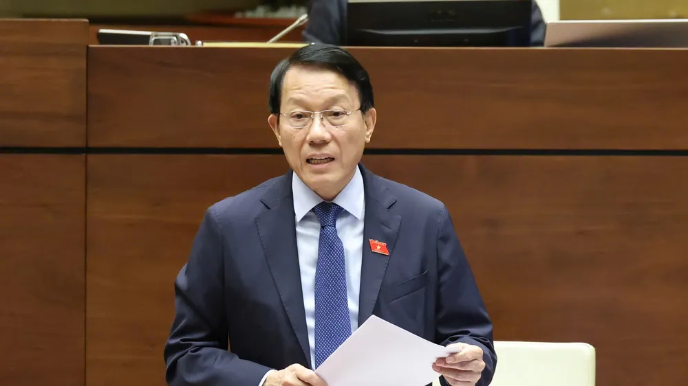 Bộ trưởng Bộ Công an Lương Tam Quang phát biểu giải trình, làm rõ một số vấn đề đại biểu Quốc hội nêu, sáng 24-8. Ảnh: QUANG PHÚC