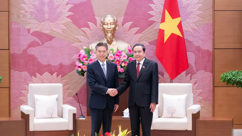 Chủ tịch Quốc hội Trần Thanh Mẫn tiếp đồng chí Chung Sơn. Ảnh: CỔNG THÔNG TIN ĐIỆN TỬ QUỐC HỘI