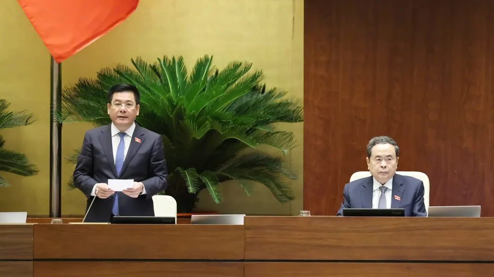 Phó Chủ tịch Quốc hội Nguyễn Hồng Diên điều hành phiên họp sáng 22-10. Ảnh: QUANG PHÚC 