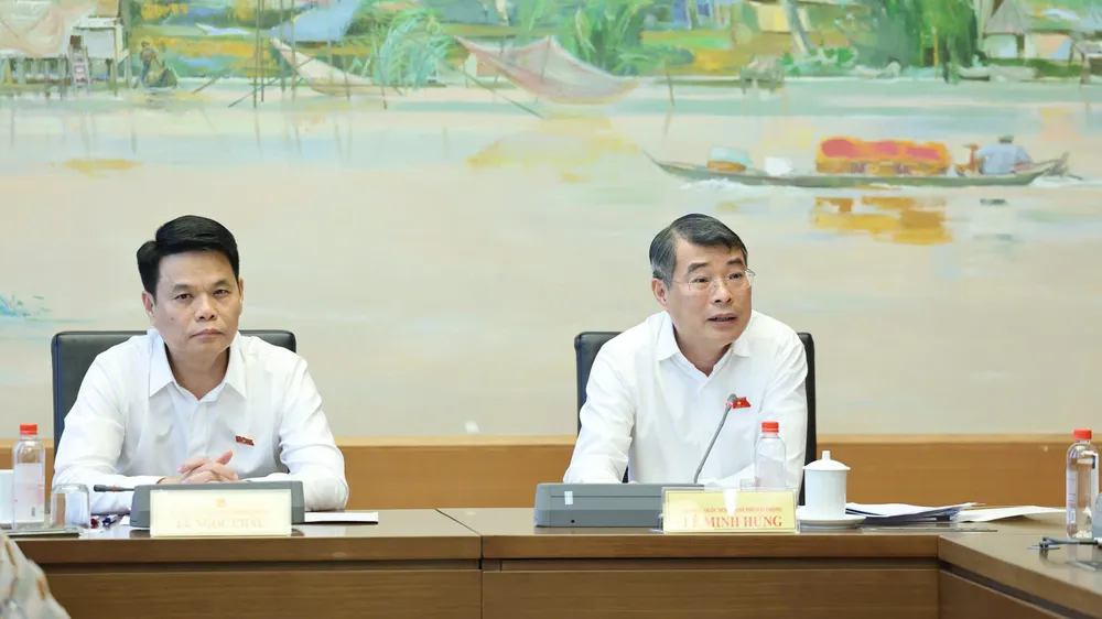 Thủ tướng Lê Minh Hưng phát biểu về dự thảo Luật Đất đai (sửa đổi) chiều 22-10. Ảnh: QUANG PHÚC