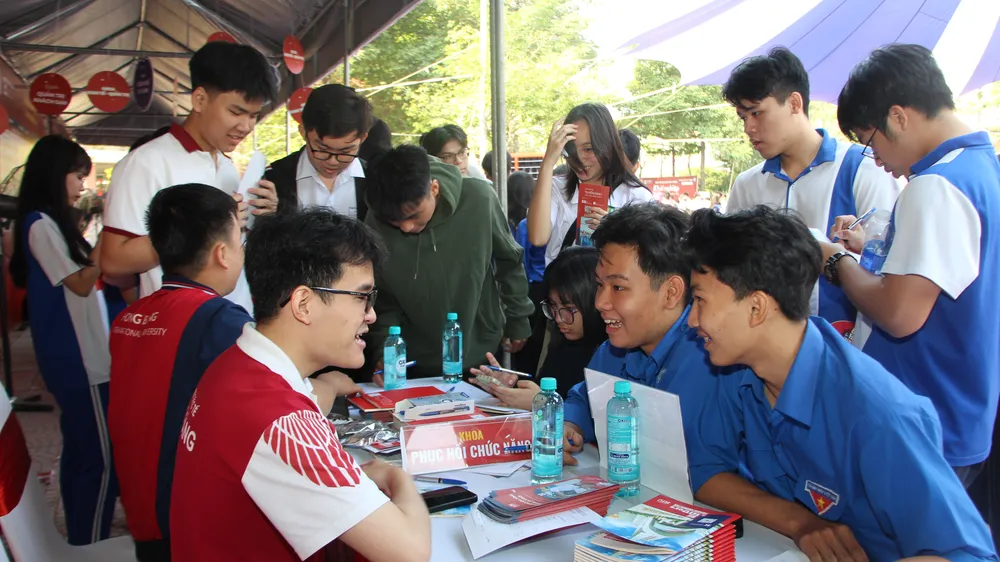 Hơn 3.000 học sinh tham gia ngày hội khởi nghiệp