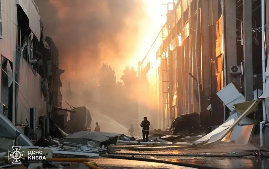 Nhiều vụ nổ làm rung chuyển thủ đô Kiev, Ukraine