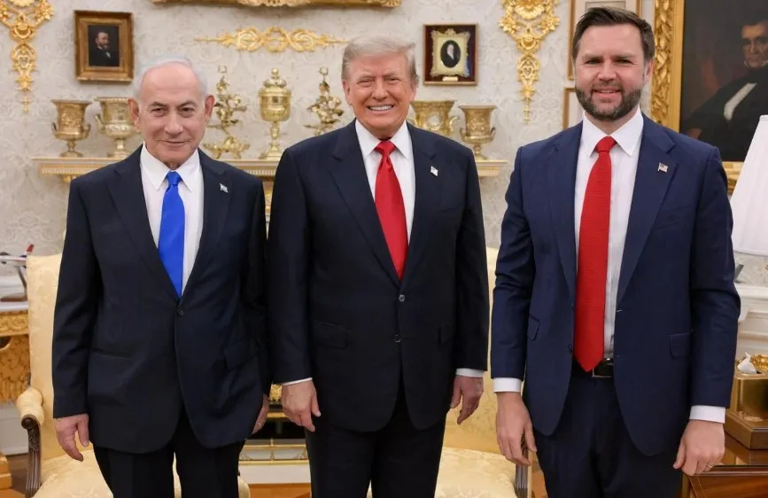 Thủ tướng Israel Benjamin Netanyahu, Tổng thống Mỹ Donald Trump và Phó Tổng thống Mỹ JD Vance tại Nhà Trắng ngày 28-7. Ảnh: MA’AYAN TOAF (GPO)