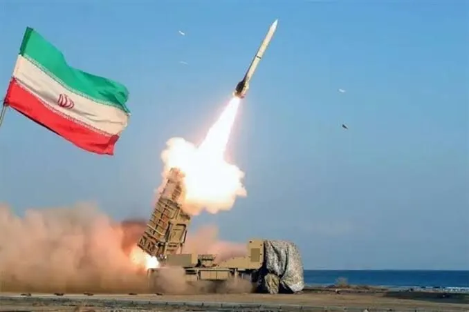 Iran tuyên bố tấn công tàu quân sự Mỹ