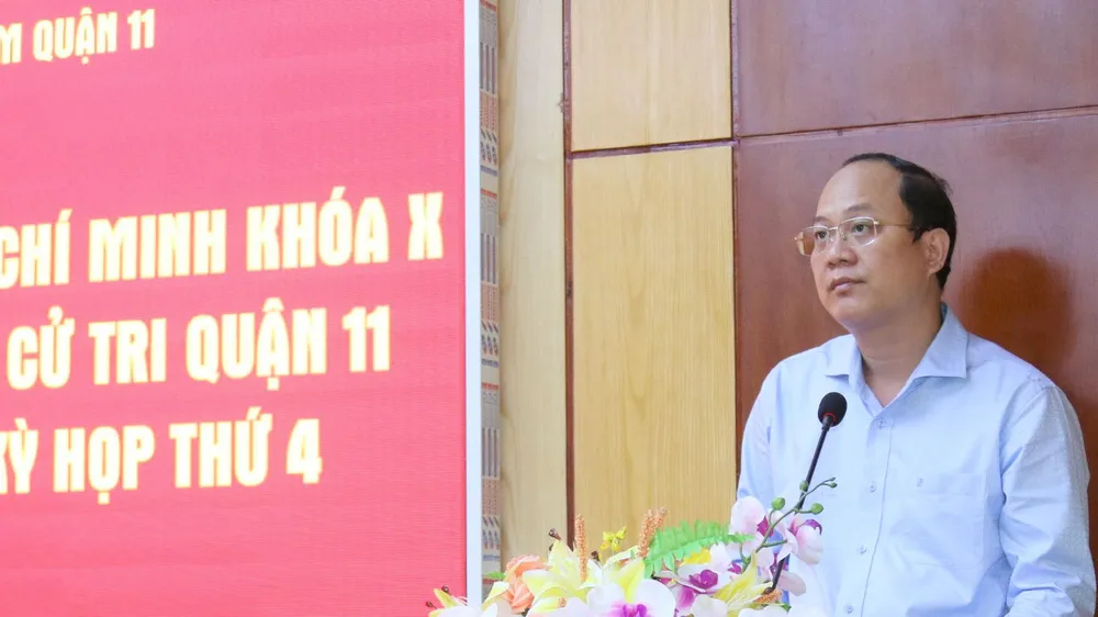 Phó Bí thư Thành ủy TPHCM Nguyễn Hồ Hải phát biểu tại buổi tiếp xúc cử tri quận 11