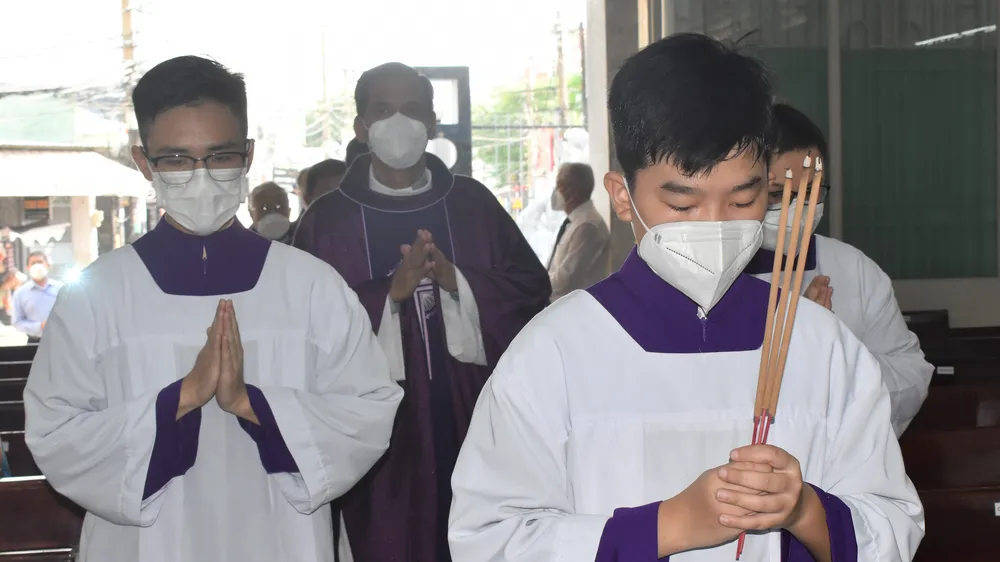 Cầu nguyện cho những người qua đời vì đại dịch Covid-19